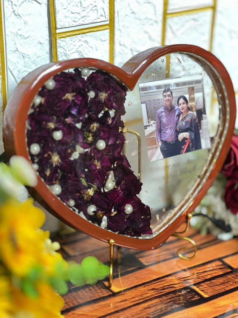 10 Inch Heart Shape LED Varmala Memory Frame