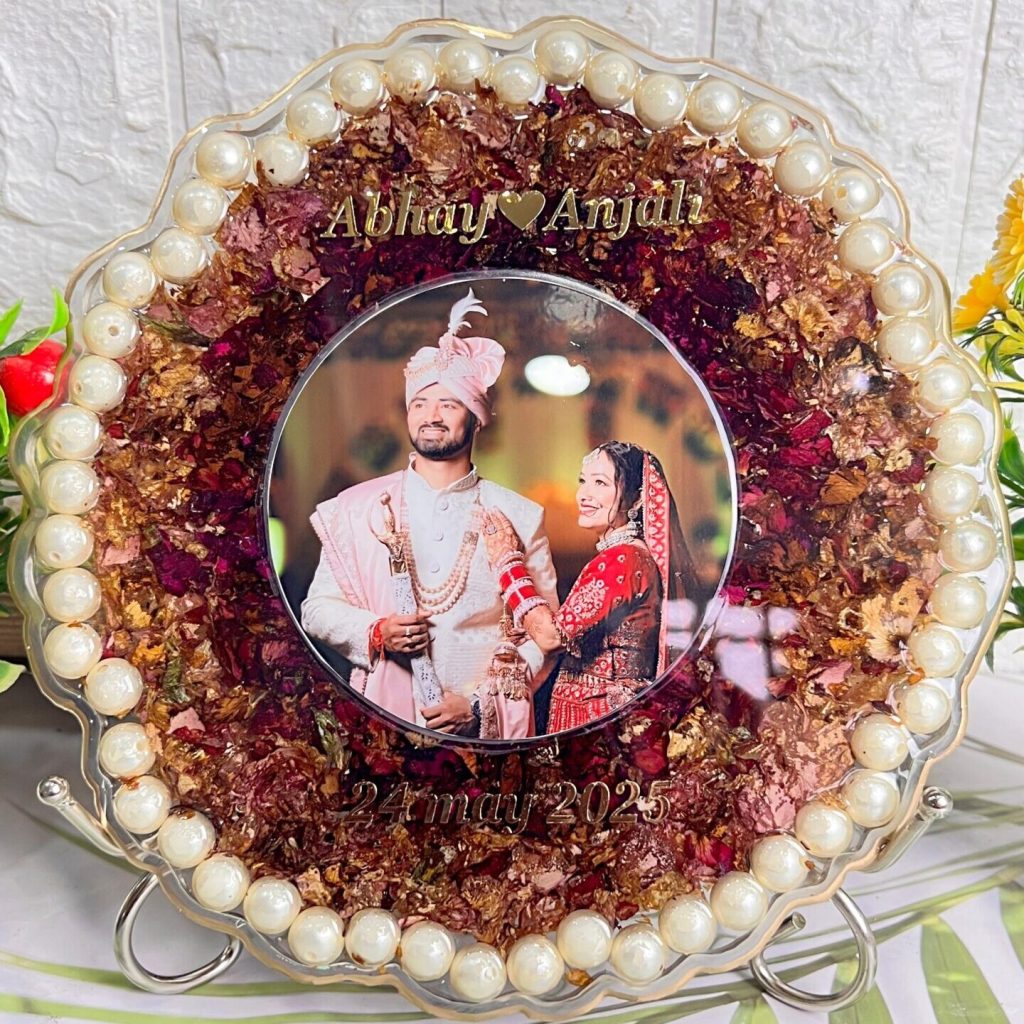 Round Pearl-Edge Resin Photo Frame with Wedding Flowers – (8) Inch