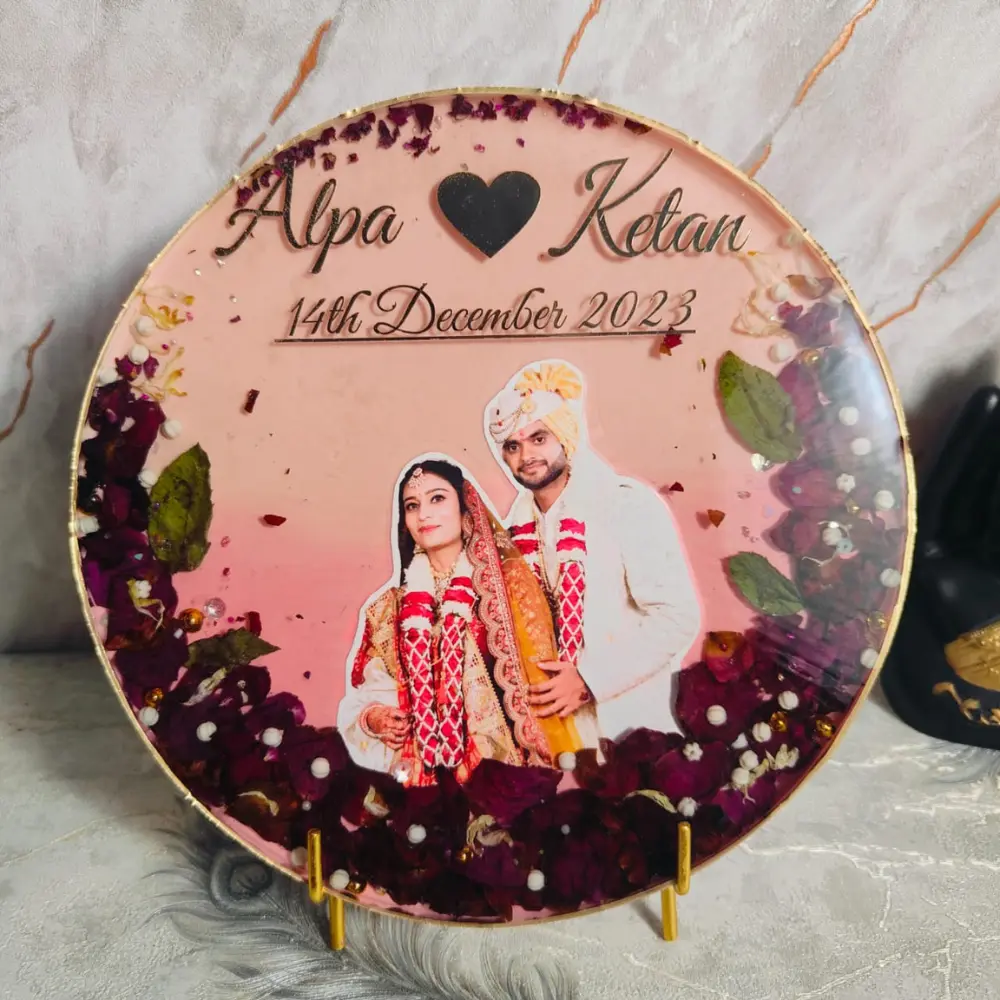 Couple Varmala Preserved Photo Frame (10-inch)