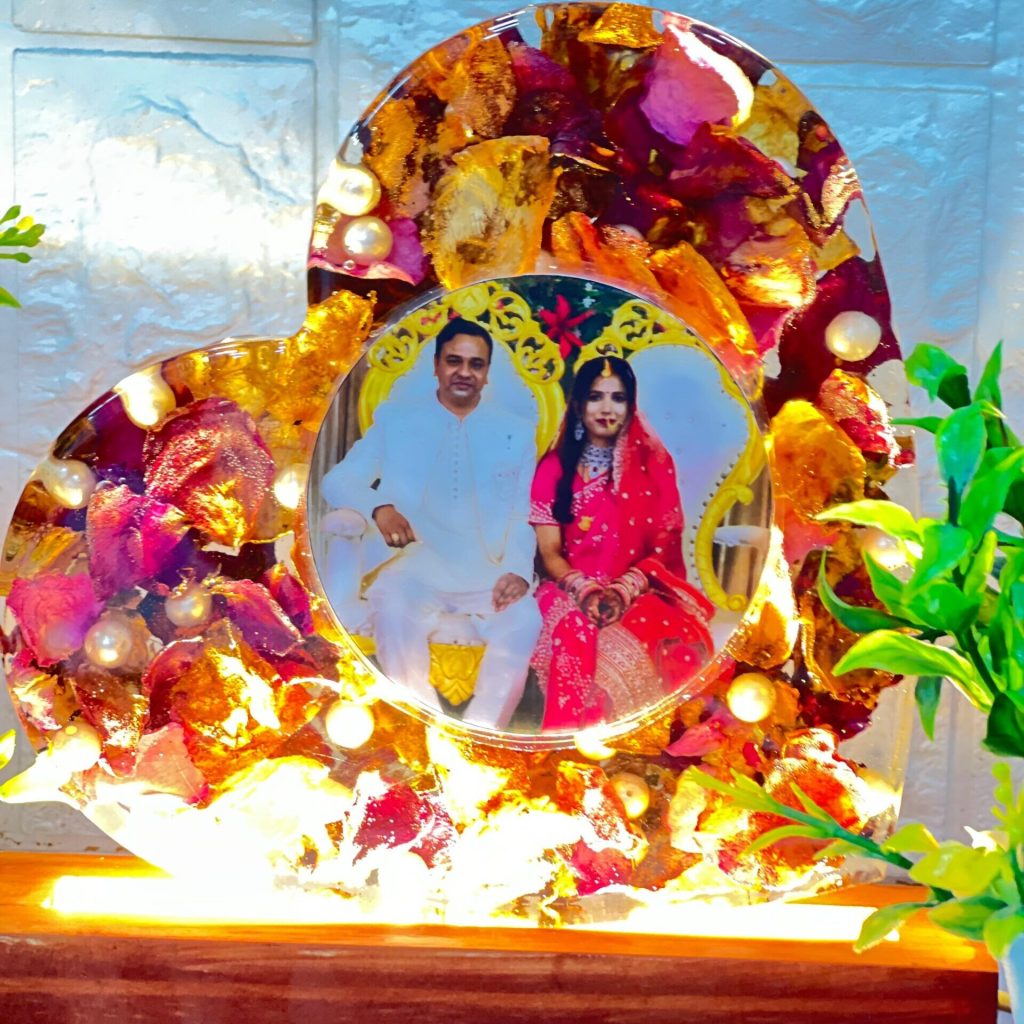 Handmade Wedding Garland Resin Preservation Frame ( 8-Inch)