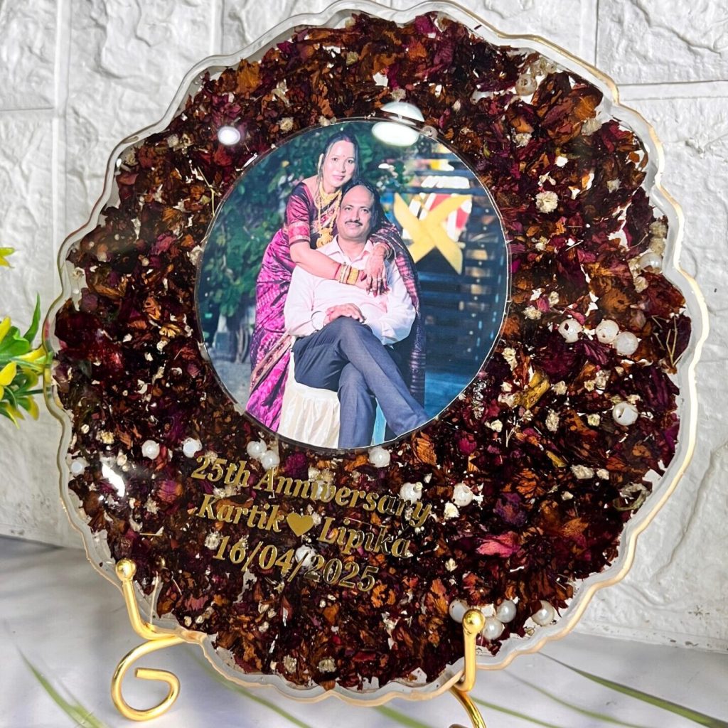 Round Resin Anniversary Photo Frame with Real Flowers – (8) Inch