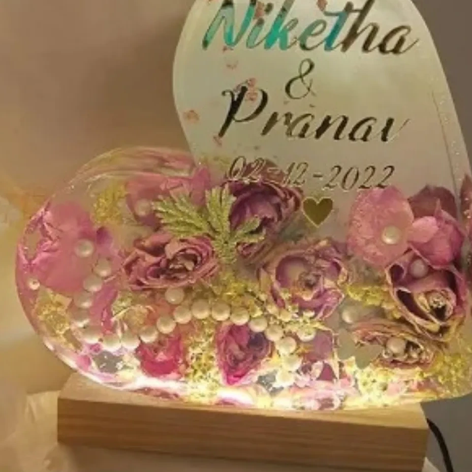 Heart-Shaped LED Varmala Preserved Resin Box (8 Inch)