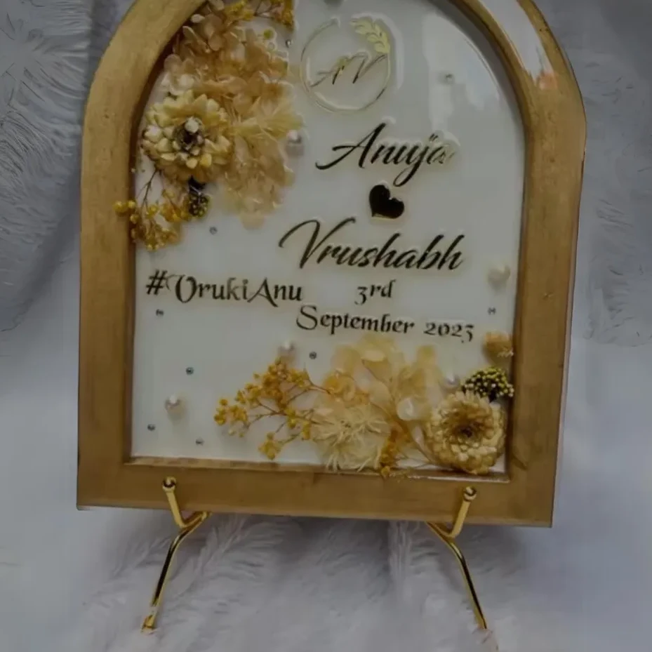 Personalised Wedding Flower Preservation Wooden Frame (6×8, 8×12 Inch)