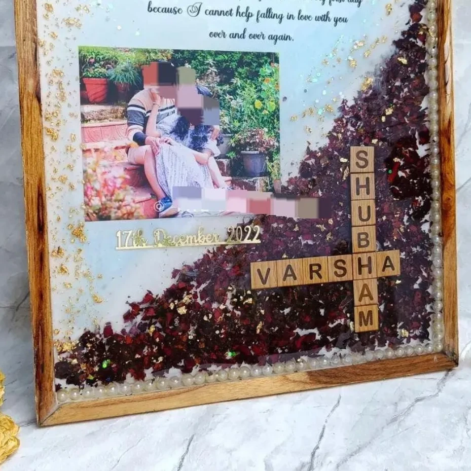 Handmade Square Wedding Garland Preserved Resin Frame (12 Inches)