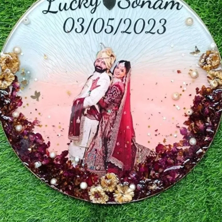 Custom Resin Keepsake with Wedding Garland Preservation (8,12 Inches)