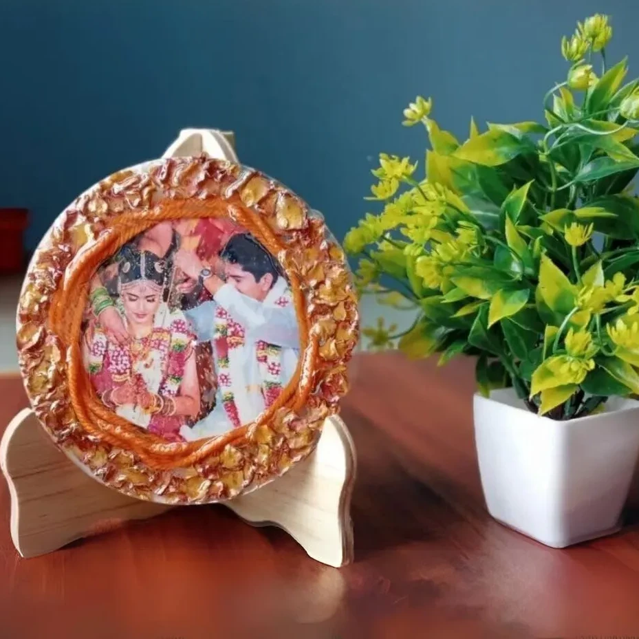 Varmala Preservation in Mini Resin Frame (4, 6 Inches)