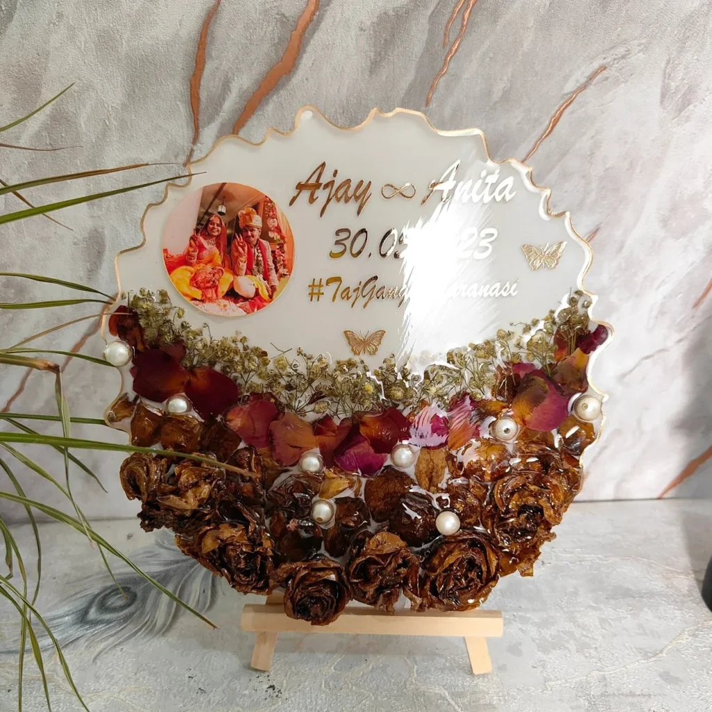 (8)-inch Curve Deep Casting Resin Frame with Wedding Flowers & Photo Preservation