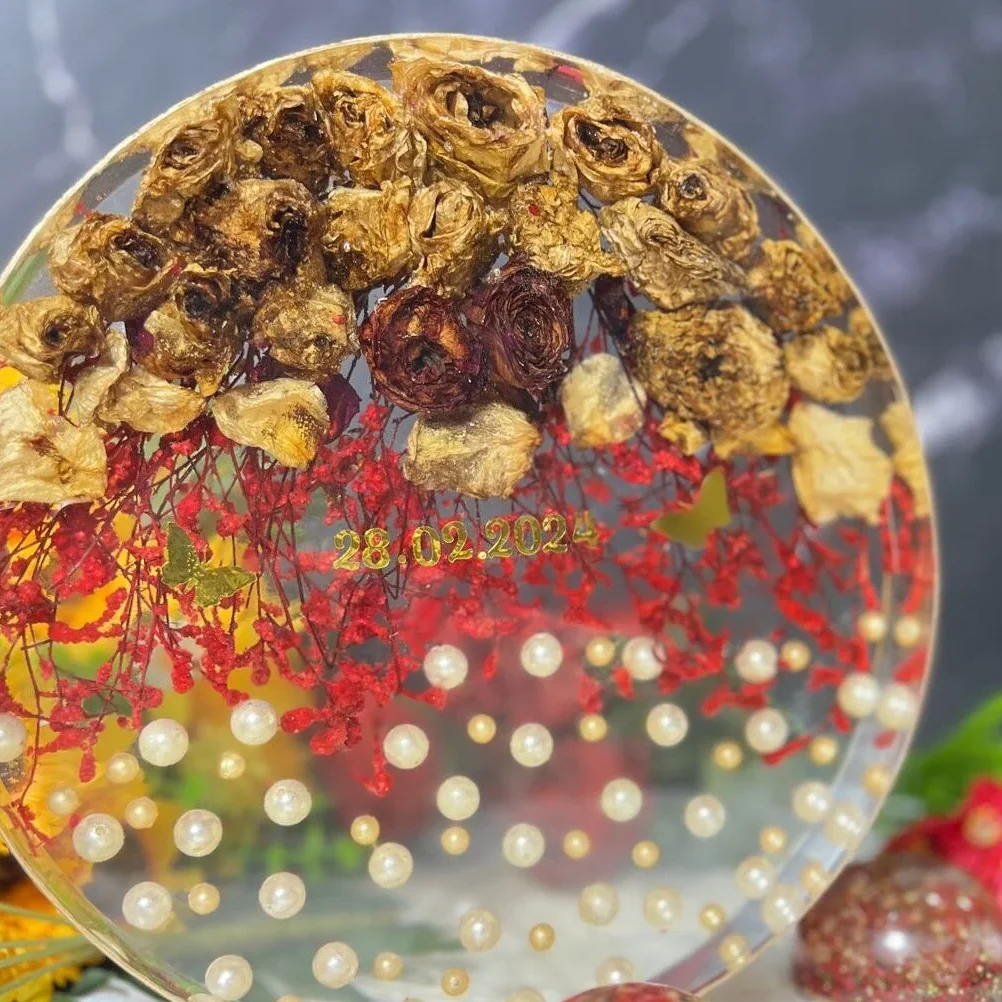 Resin Keepsake with Flowers Preservation ( 12 inch )