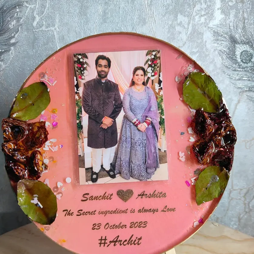 Wedding Garland Flower Preserved Resin Couple Photo Frame (8 inches)